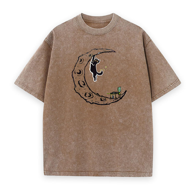 Cat Bouldering in the Moon Kiss Tee