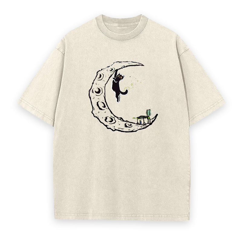 Cat Bouldering in the Moon Kiss Tee