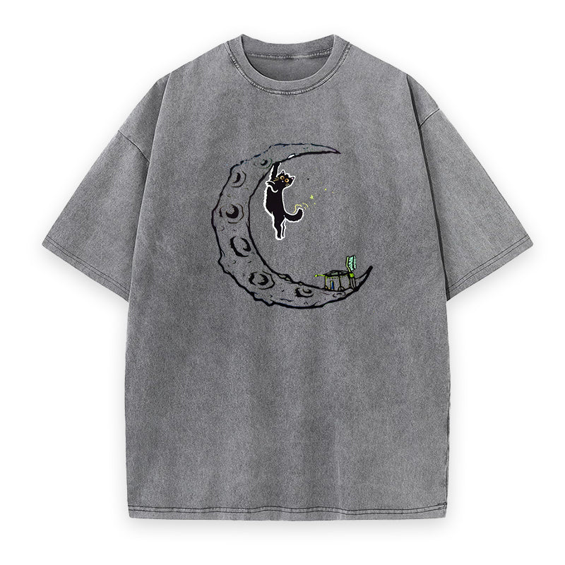 Cat Bouldering in the Moon Kiss Tee
